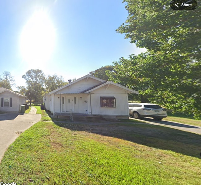 Building Photo - 2820 Thomas Blvd Rental