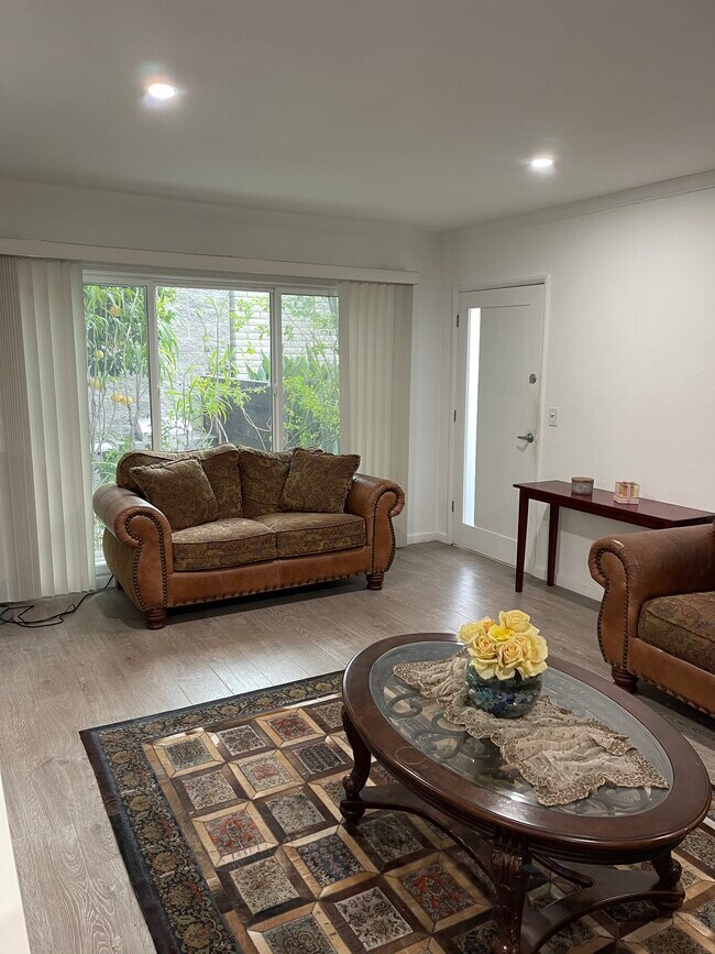 10919 Ayres Ave Unit 10919 Ayres Ave