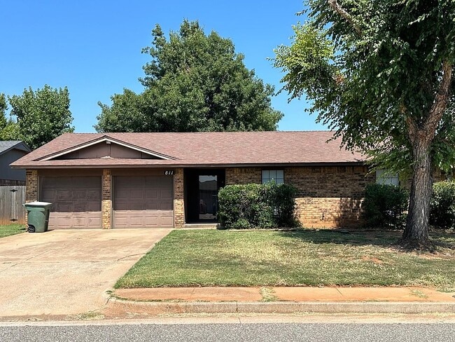 Building Photo - 811 Hawthorne Pl Rental