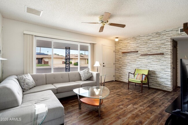 Photo - 12543 W Parkwood Dr