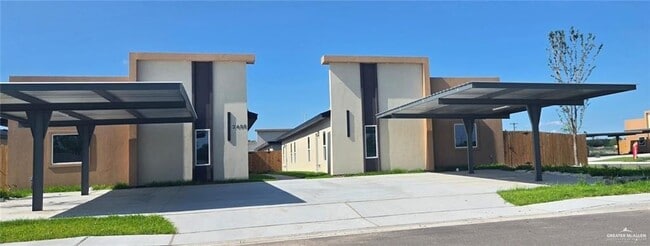 Building Photo - 12 Brookside Bend St Unit 3