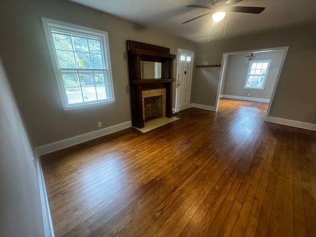 Photo - Room in House on Winburn Terrace