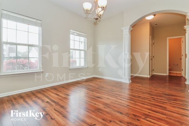 Photo - 223 Silk Oak Dr