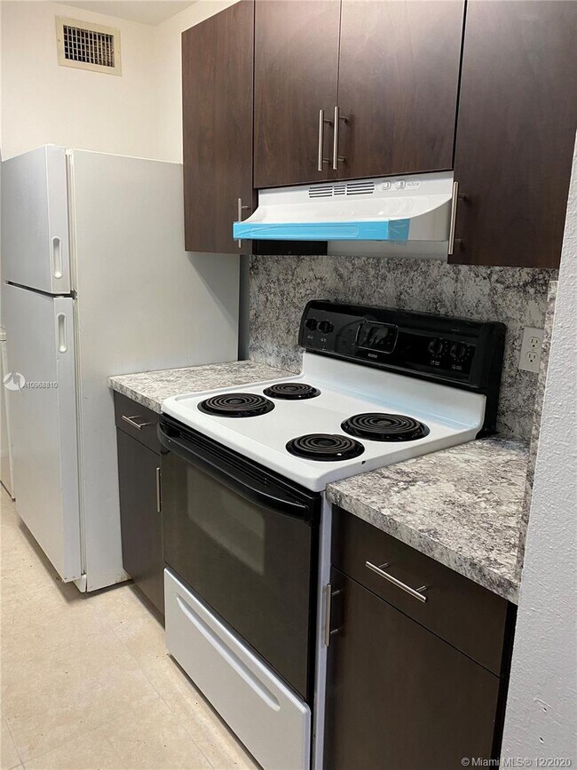 Photo - 4096 N Pine Island Rd Unit 2111