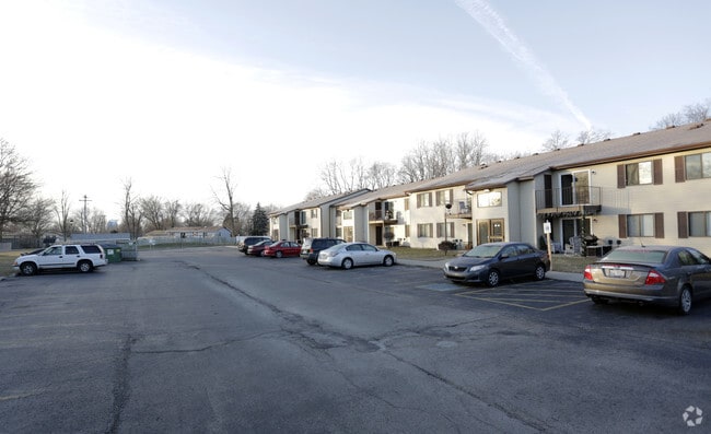 Pine Apartments - Pine Apartments