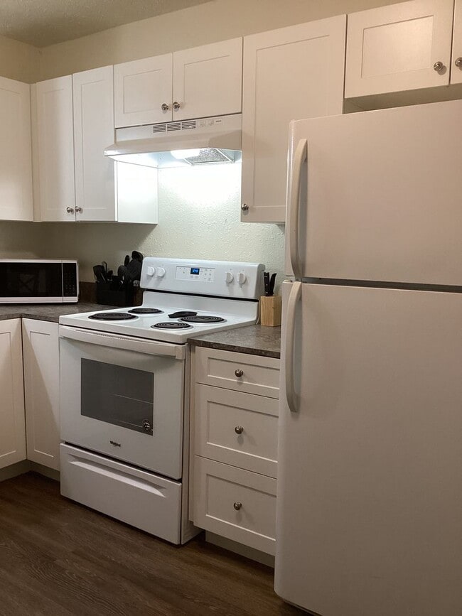 Photo - 2 Bed 1 bath Apartment  on Quiet Street and Close to ENMU!