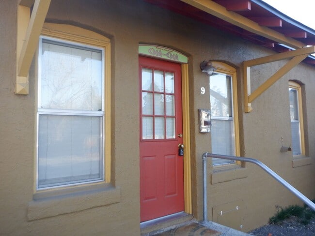 Building Photo - Historic Downtown Bend 1 Bed/1 Bath - Harriman Street Unit 6