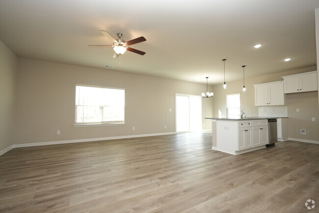 Building Photo - Beautiful 4 beds 2.5 baths in Charlotte Rental