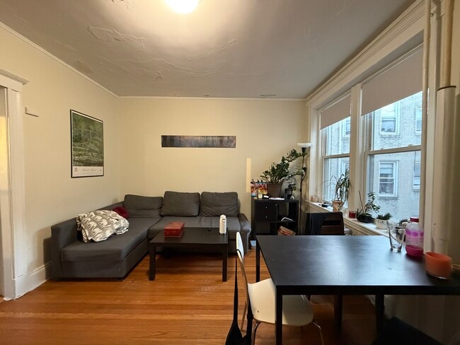 463 Commonwealth Ave