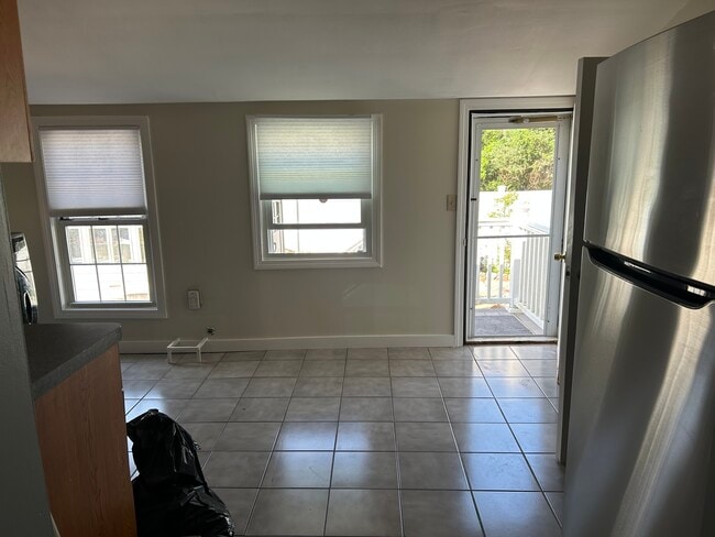 Photo - 112 Arlington St Unit side