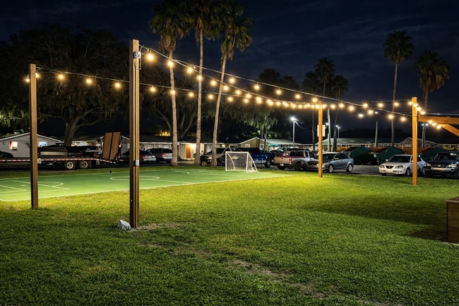 Oak Leaf Apartments