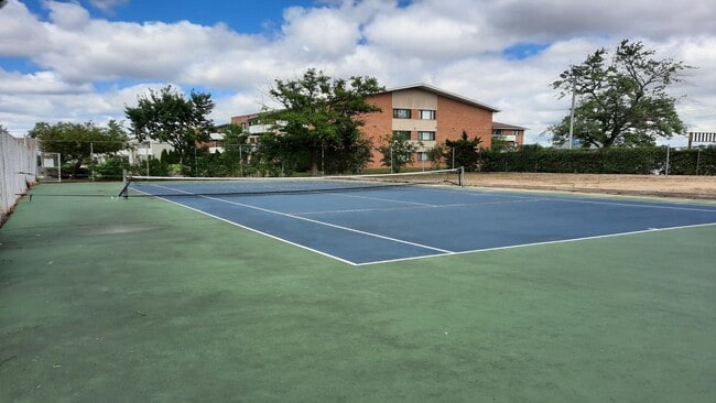 Photo - Spacious & Updated 2-Bed, 2-Bath Condo in ...