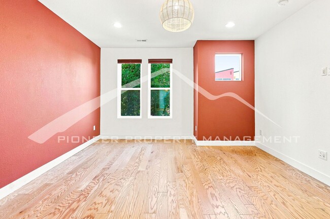 940 Navajo St