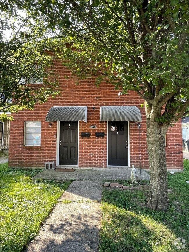Building Photo - 544 Pemberton St Unit #B Rental