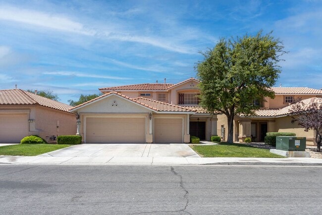 Building Photo - 809 Royal Birch Ln