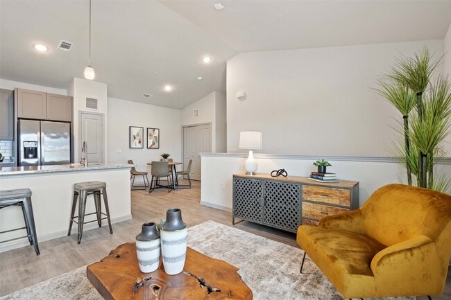 Photo - 1101 Halsey Dr