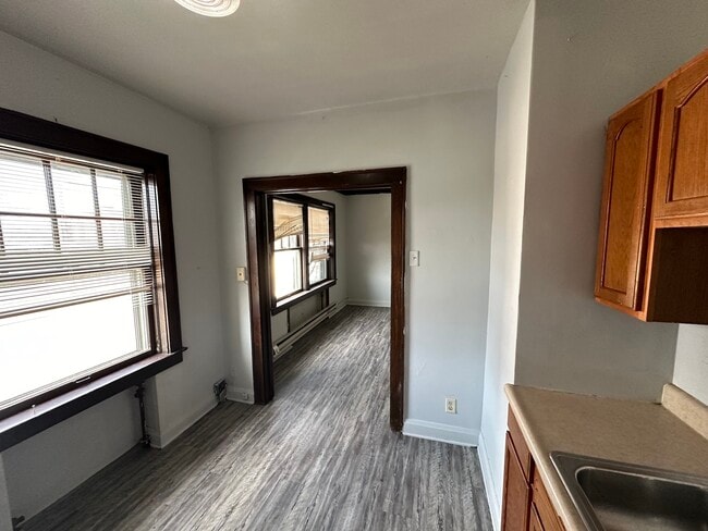 Photo - 210-202 Walnut-