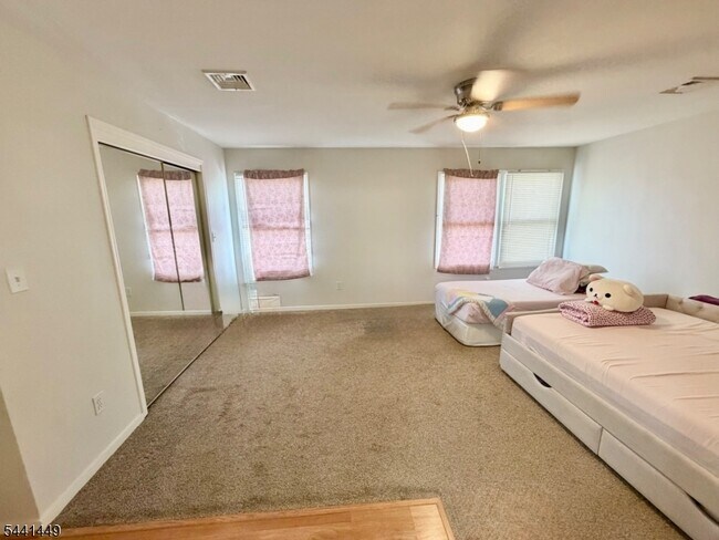 Photo - 336 Bloomfield Ave Unit 3B