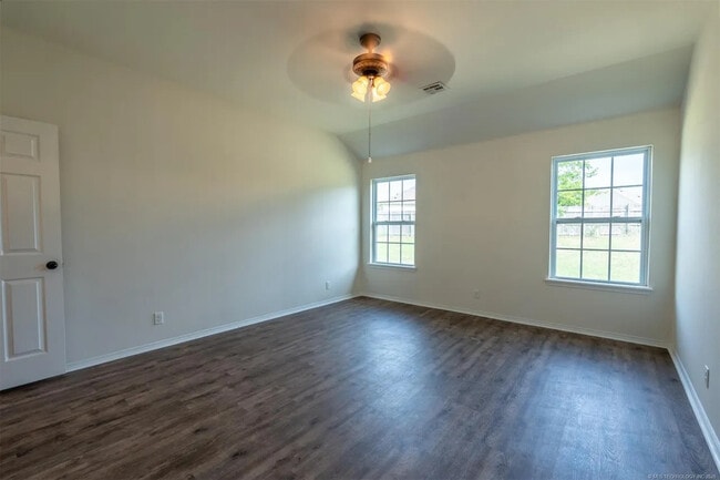 Photo - 2708 W Fredericksburg St