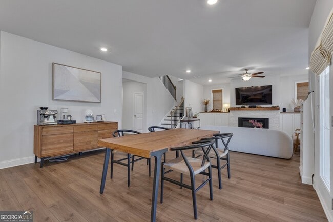 Photo - 411 Kinross Ln