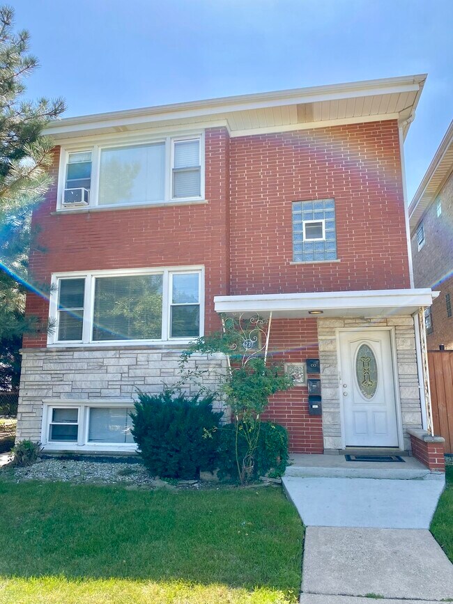 Building Photo - 6231 W Montrose Ave Unit 1B