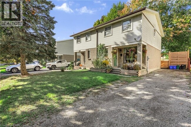 Photo - 117 Graystone Crescent