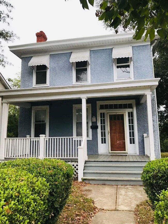 Charming 3bdrm/1.5bth Home Conveniently Lo... - Charming 3bdrm/1.5bth Home Conveniently Lo...