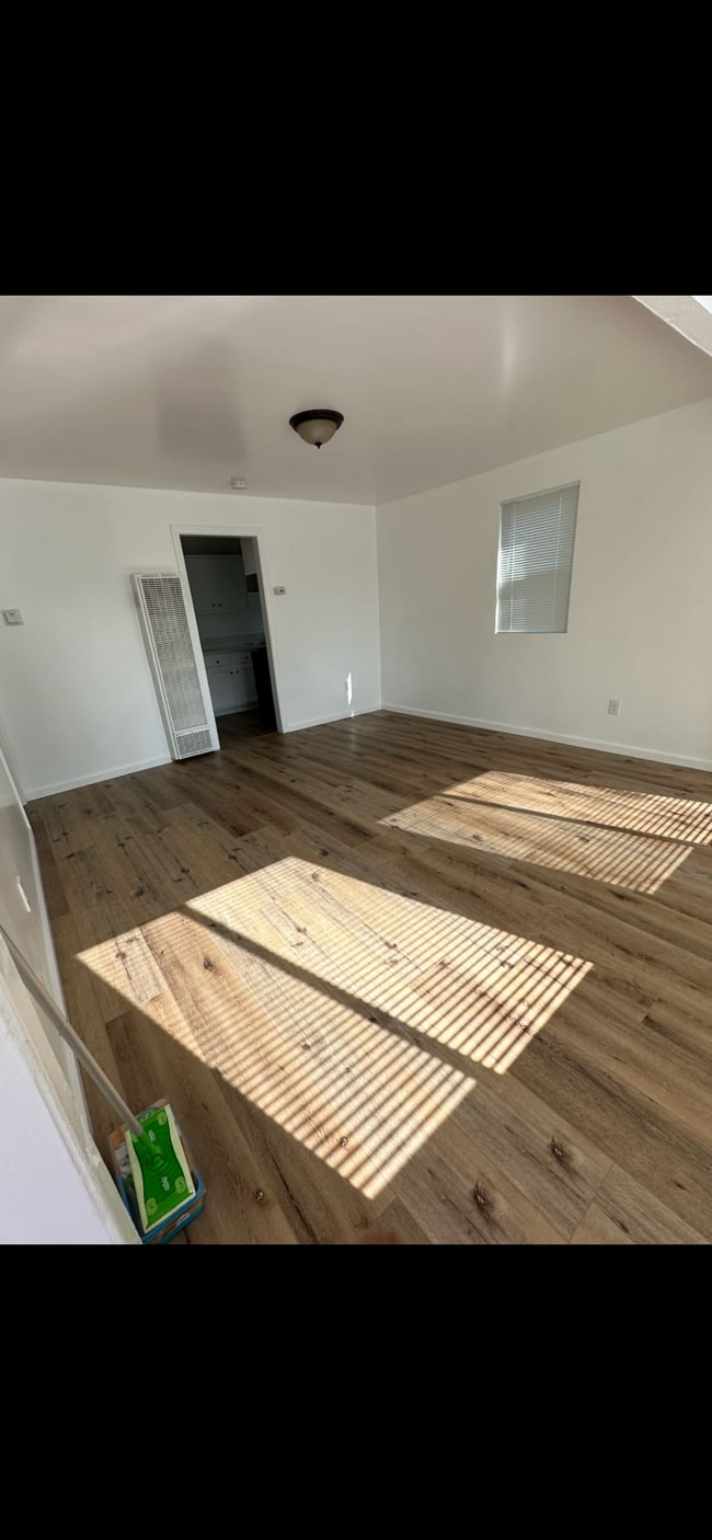 Photo - 1625 Ewing St Unidad HALF