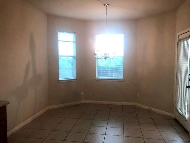 Photo - 1009 Middle Brook Dr