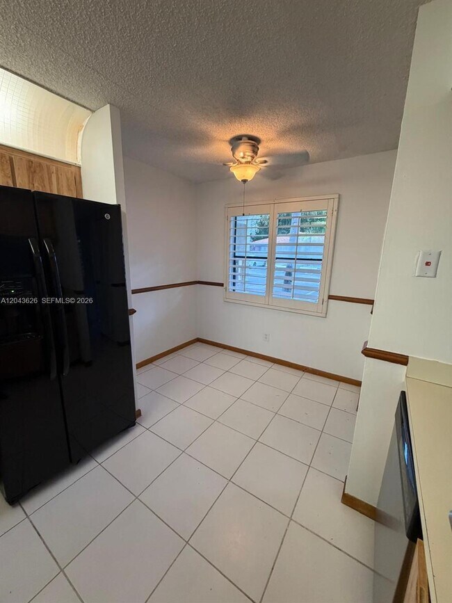 Photo - 9643 NW 4th St Unidad 5B