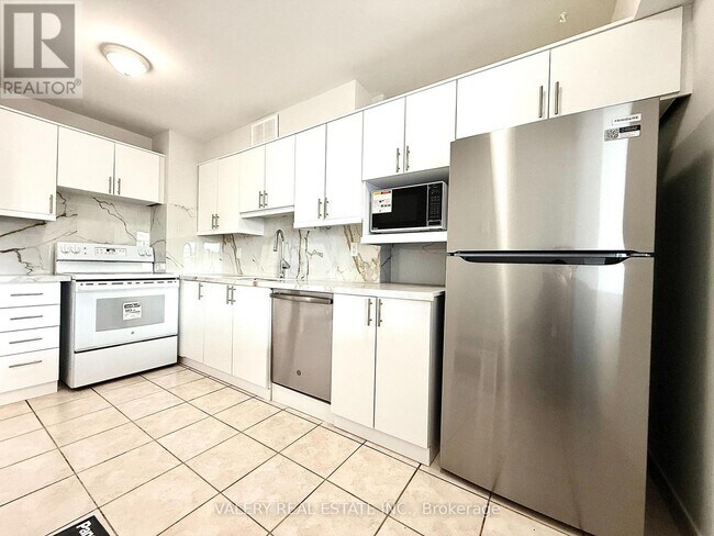 Photo - 25 Four Winds Dr Unit 906