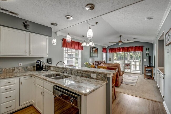 Photo - Furnished 2 Bedroom, 2 Bath Condo in River...