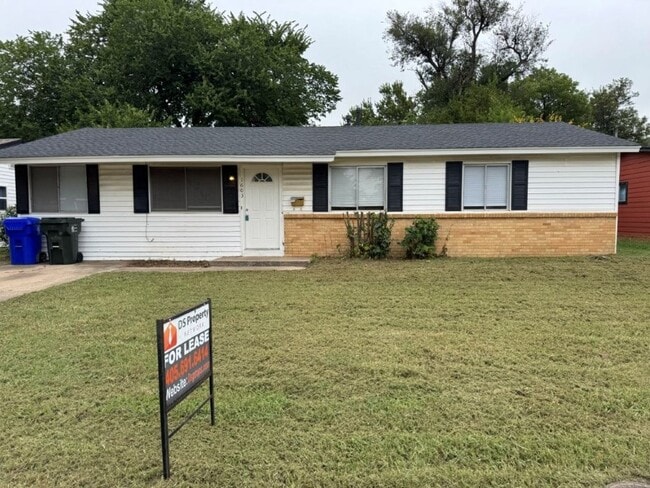 Building Photo - 4-bedroom garage conversion, cute and clea... Rental