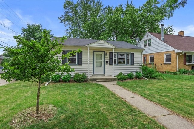 Photo - 3121 N 93rd St House