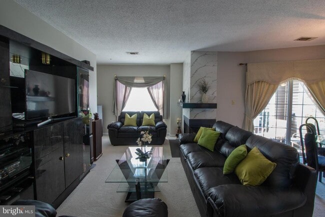 Building Photo - 265 S Pickett St Unit 301 Rental