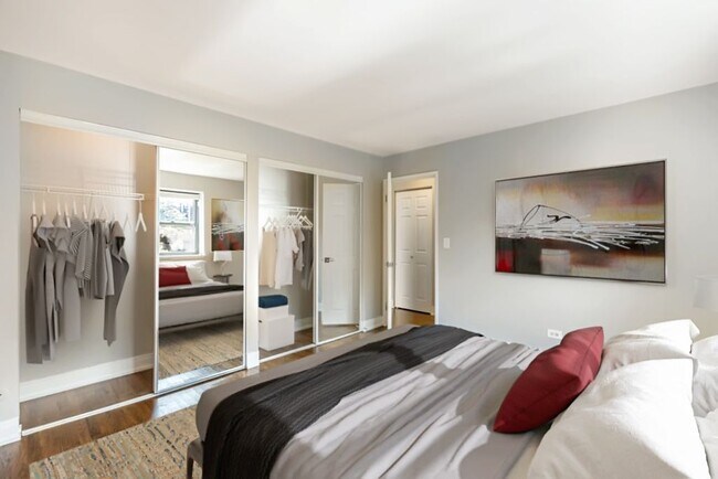 Photo - 6401 N Sheridan Rd