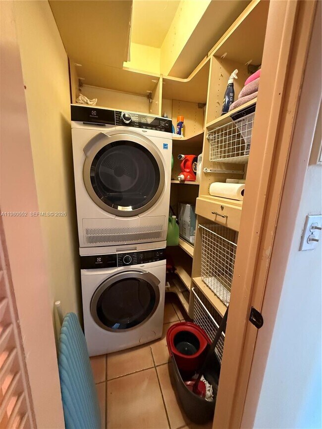 Photo - 1480 Euclid Ave Unit 301