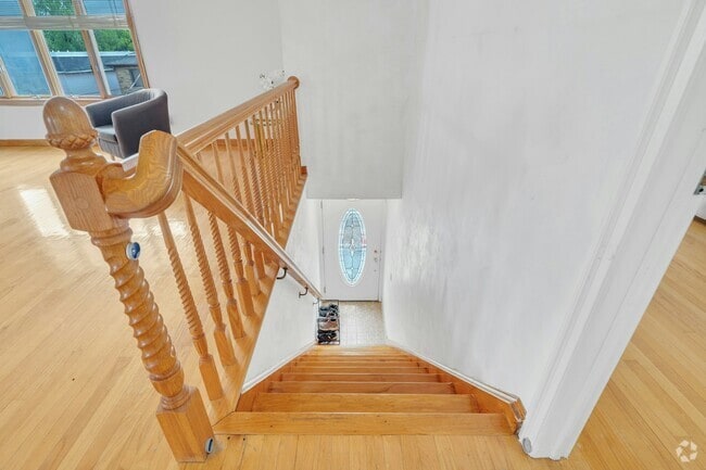 Building Photo - 315 13th St Rental