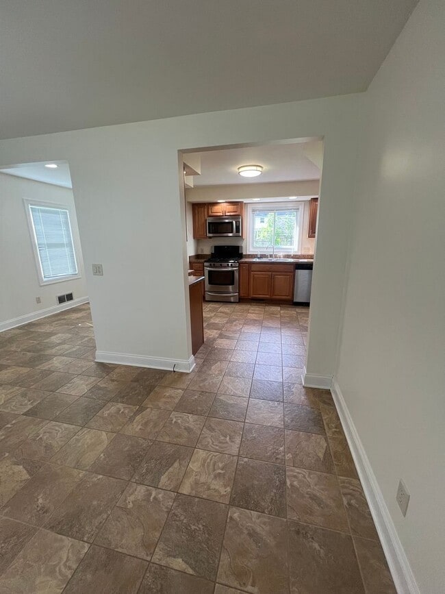 Photo - 155 Lattimore Rd