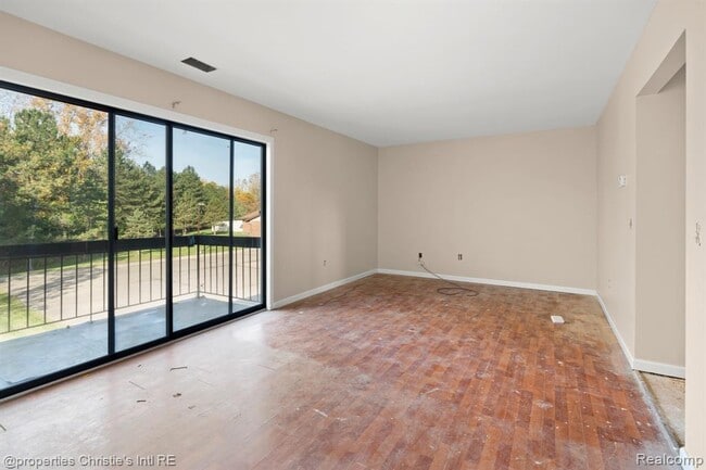 Photo - 33829 Pondview Cir