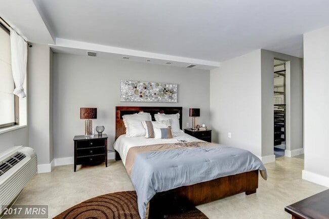 Photo - 1325 18th St NW Unidad 401