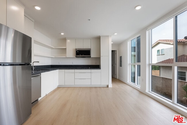 Photo - 8561 Belmont St Unidad 3