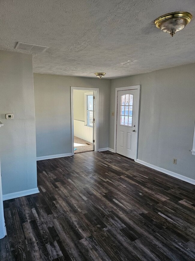 3 Bed 2-bathroom home - 3 Bed 2-bathroom home