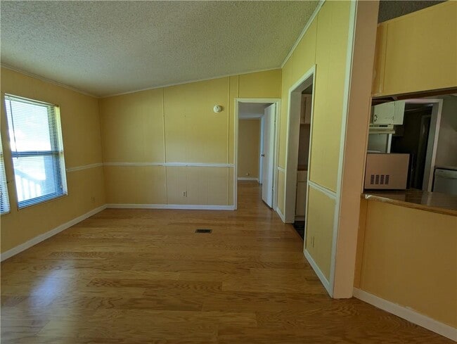 Photo - 319 Wages Rd