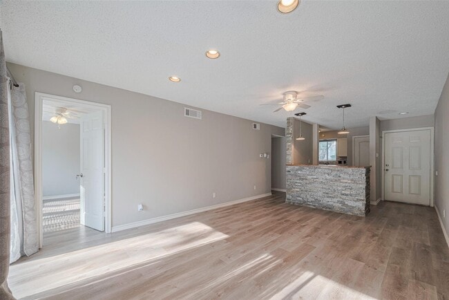 Building Photo - 12100 Melville Dr