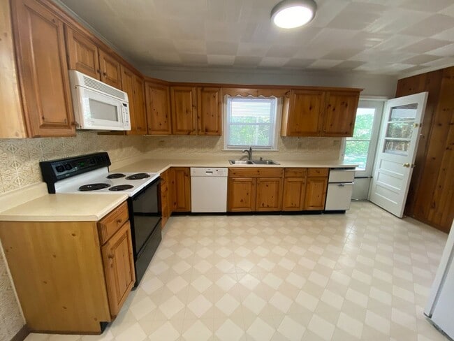 Photo - 106 N Jackson Rd