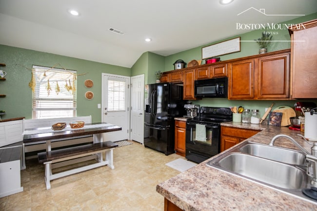 Photo - 1121 Apollo Dr