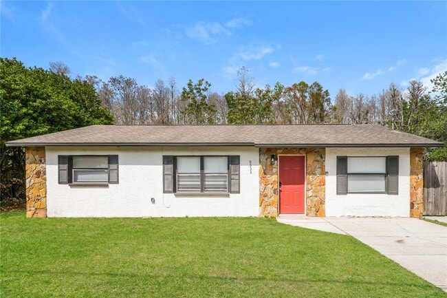 Building Photo - 9933 Lake Dr