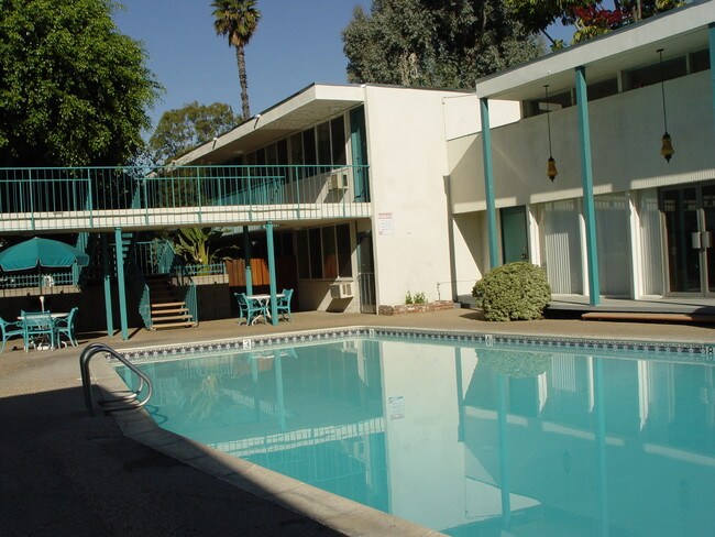 Photo - Downey Plaza