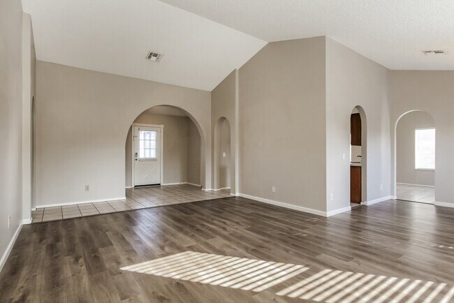 Photo - 6307 W Kings Ave